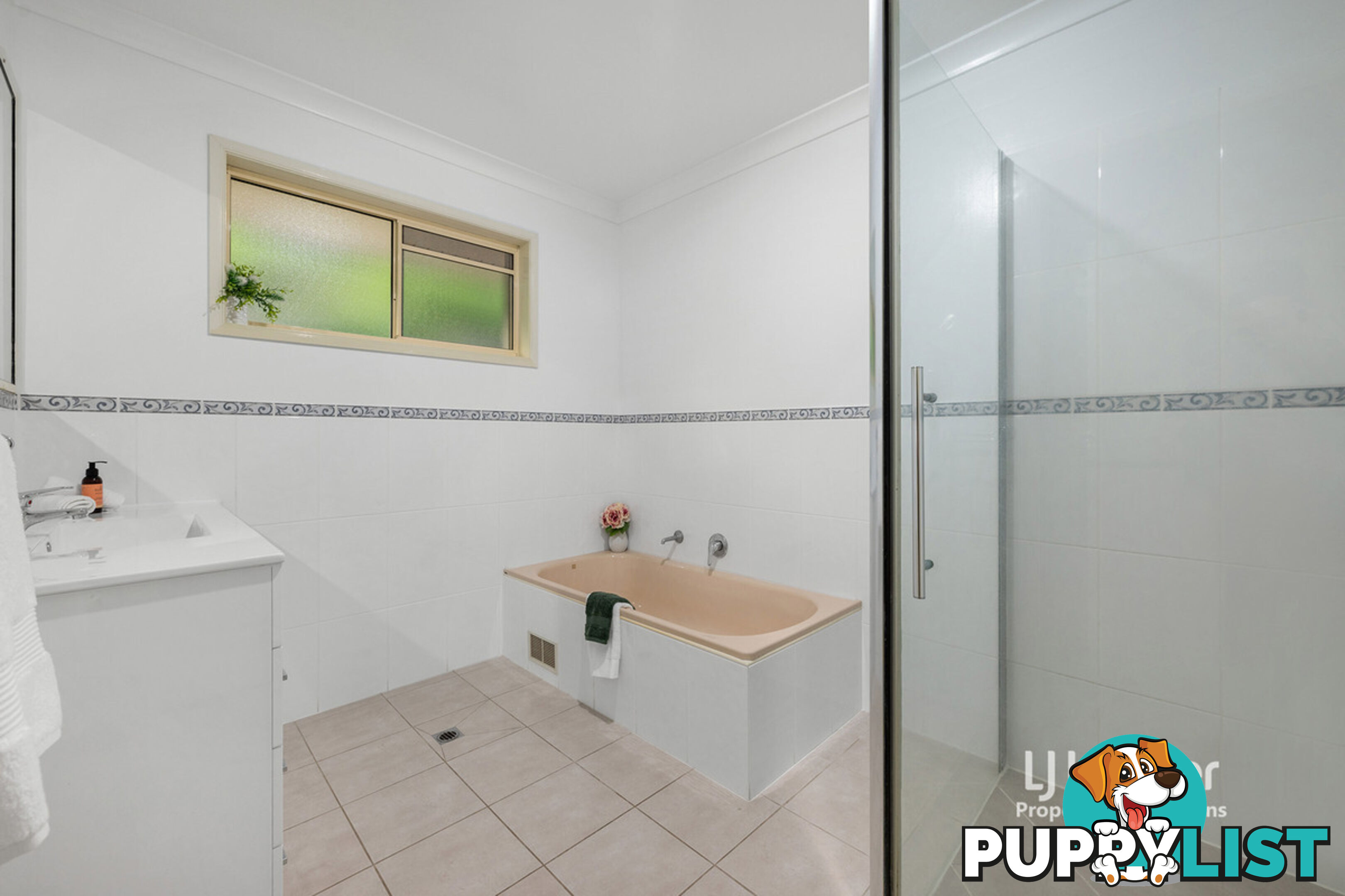 16 Castleroy Court ALBANY CREEK QLD 4035