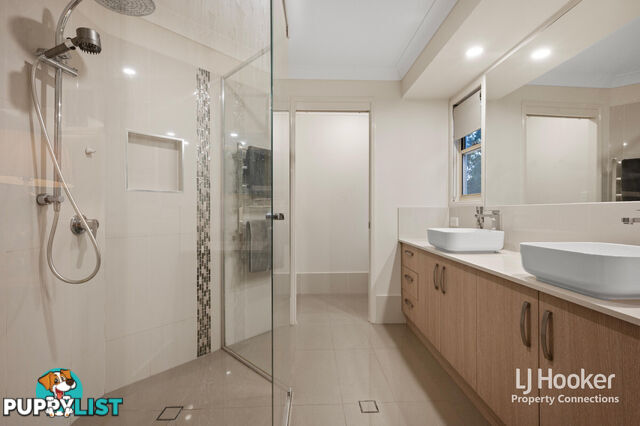 4 Monclair Court ALBANY CREEK QLD 4035