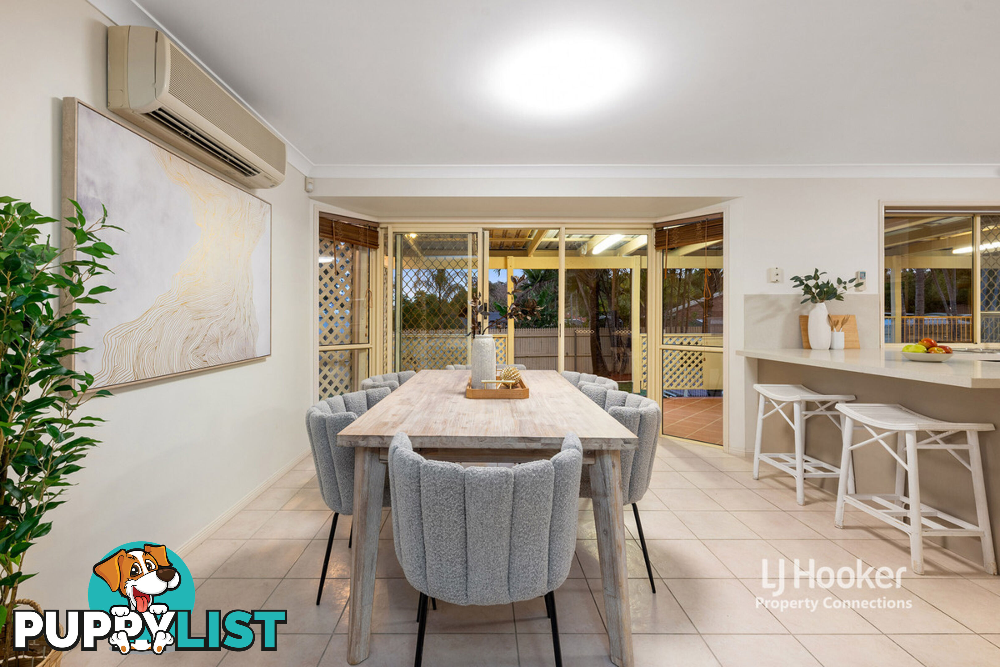 17 Atoll Crescent EATONS HILL QLD 4037