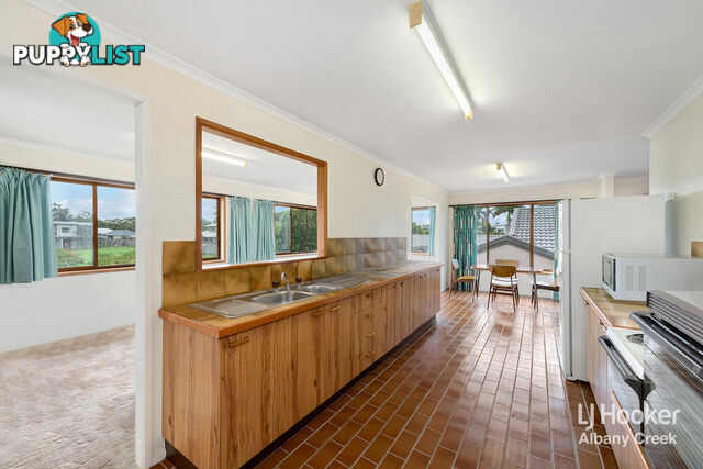 95 Leitchs Road South ALBANY CREEK QLD 4035