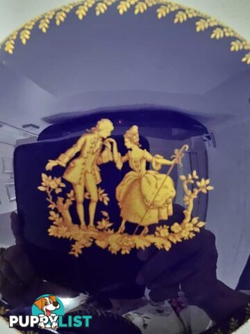 Vintage Porcelain de LIMOGES Ternet France Cobalt Blue and Gold Round Jewelry Box