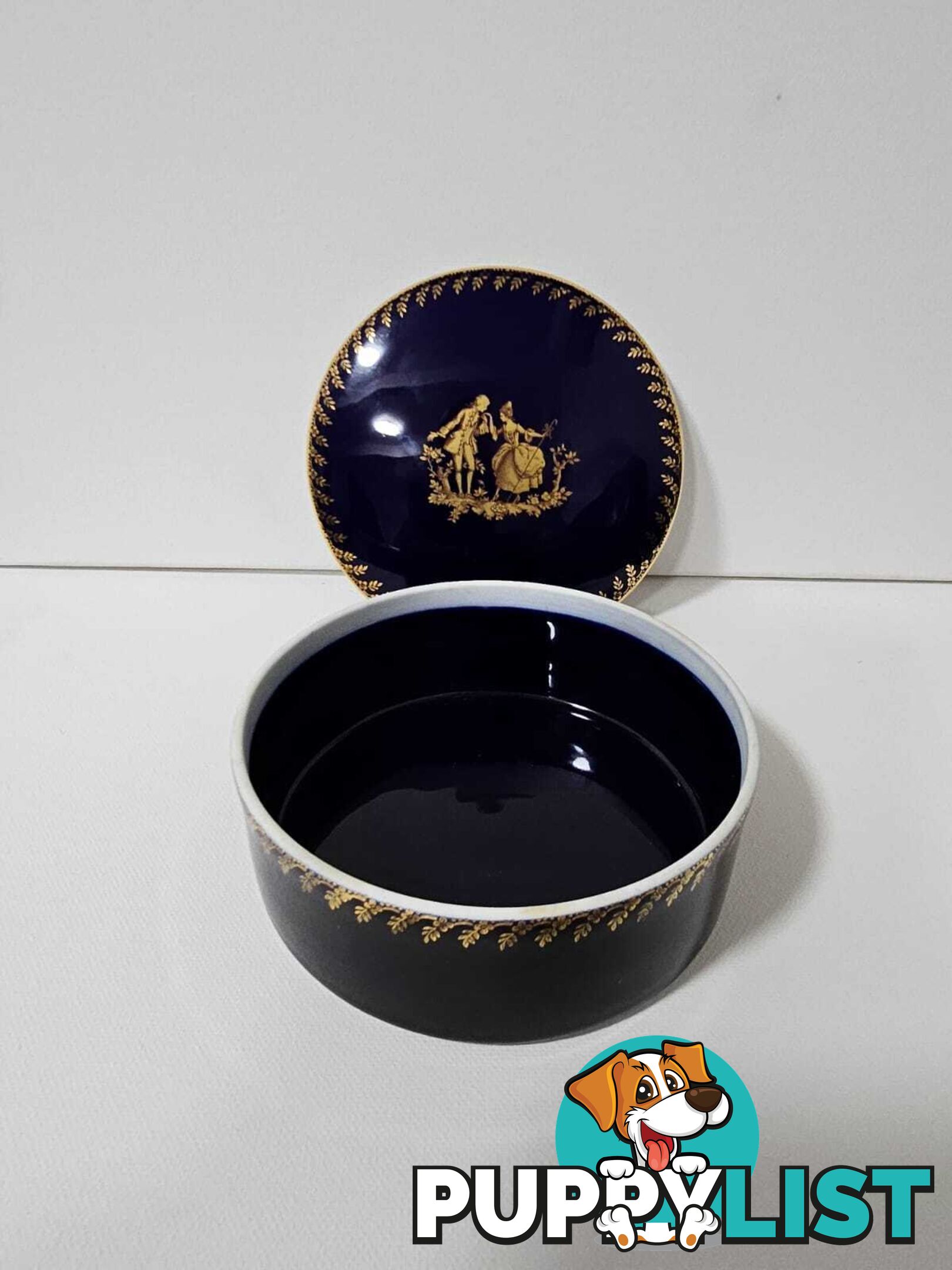 Vintage Porcelain de LIMOGES Ternet France Cobalt Blue and Gold Round Jewelry Box