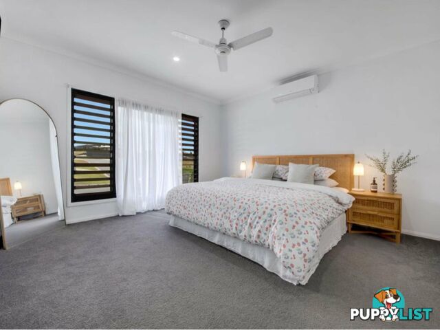 19 Stella Street BOYNE ISLAND QLD 4680