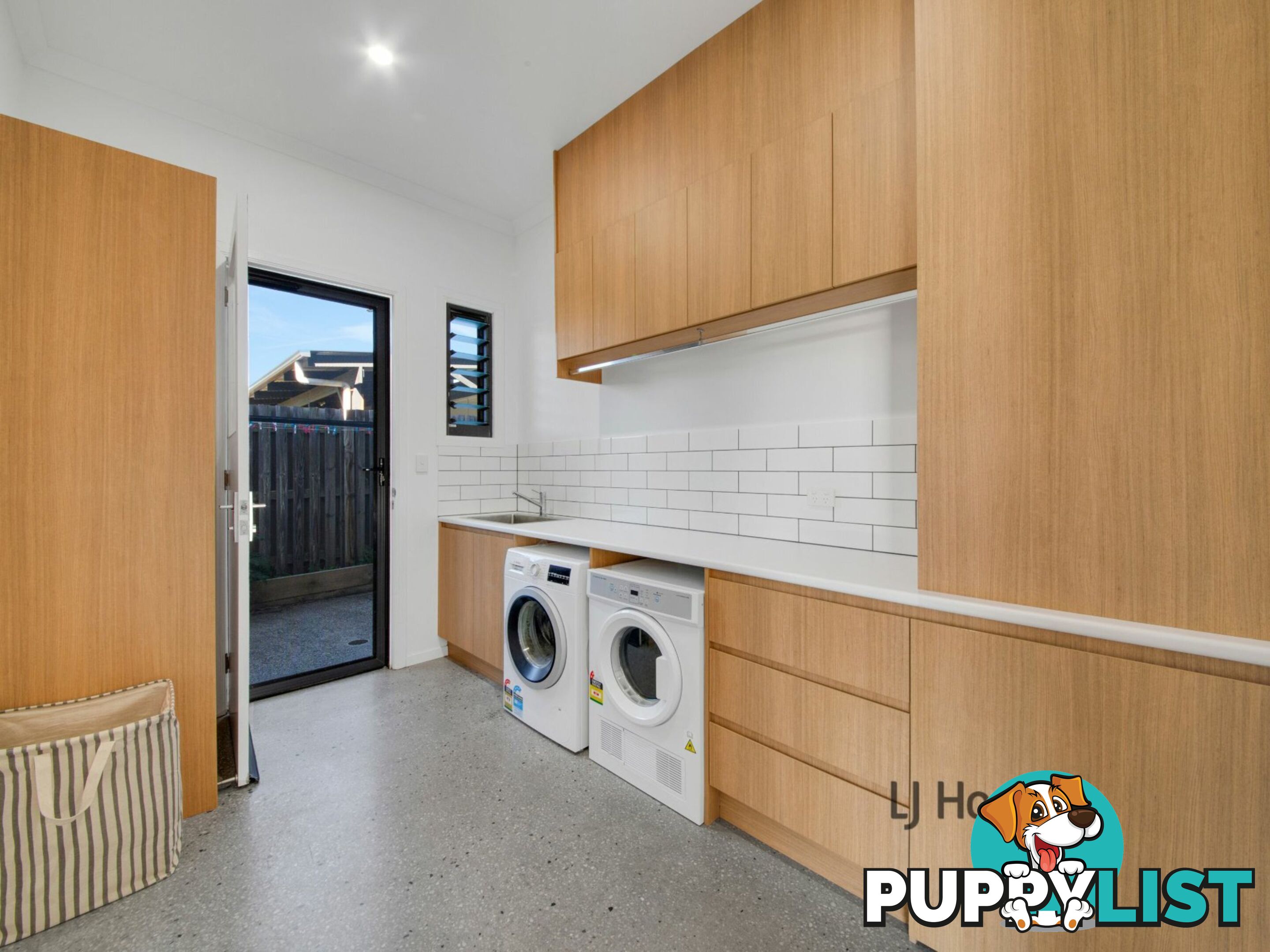 34 Booth Avenue TANNUM SANDS QLD 4680