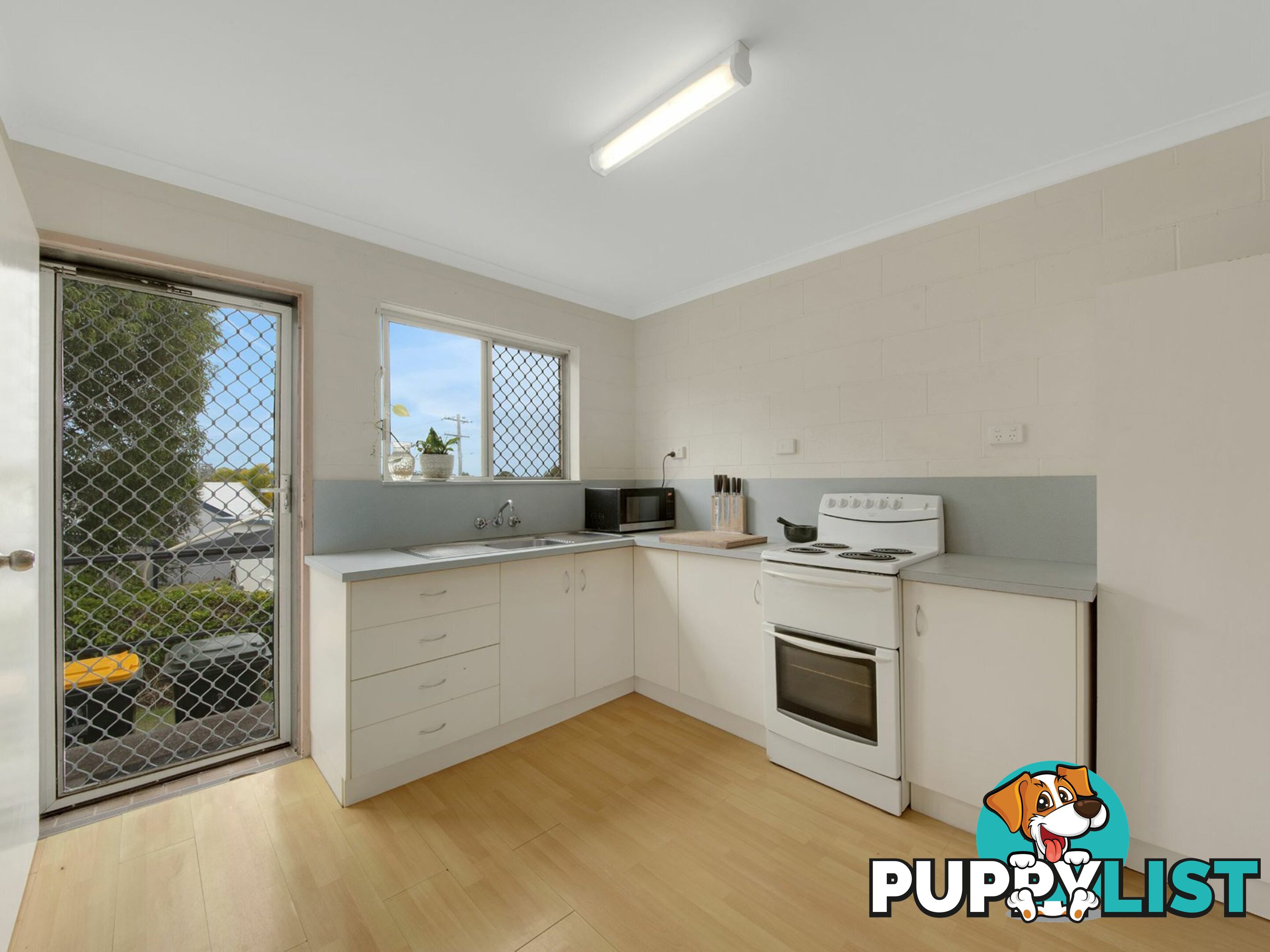 Unit 1/4 Elizabeth Street TANNUM SANDS QLD 4680