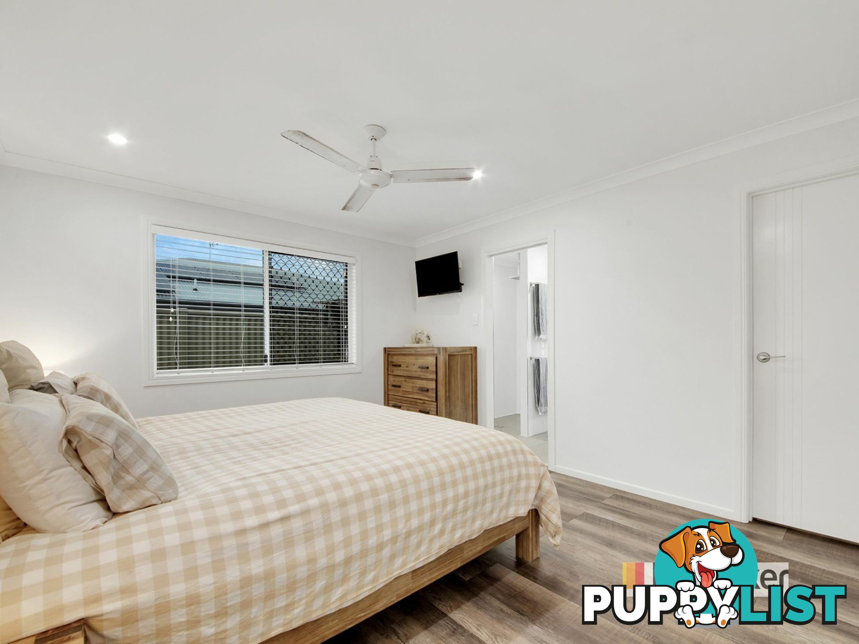 10 Golf View Drive BOYNE ISLAND QLD 4680