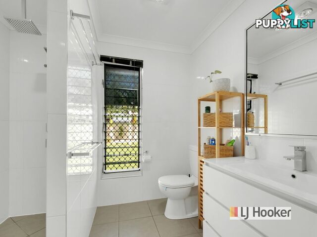 10 Golf View Drive BOYNE ISLAND QLD 4680