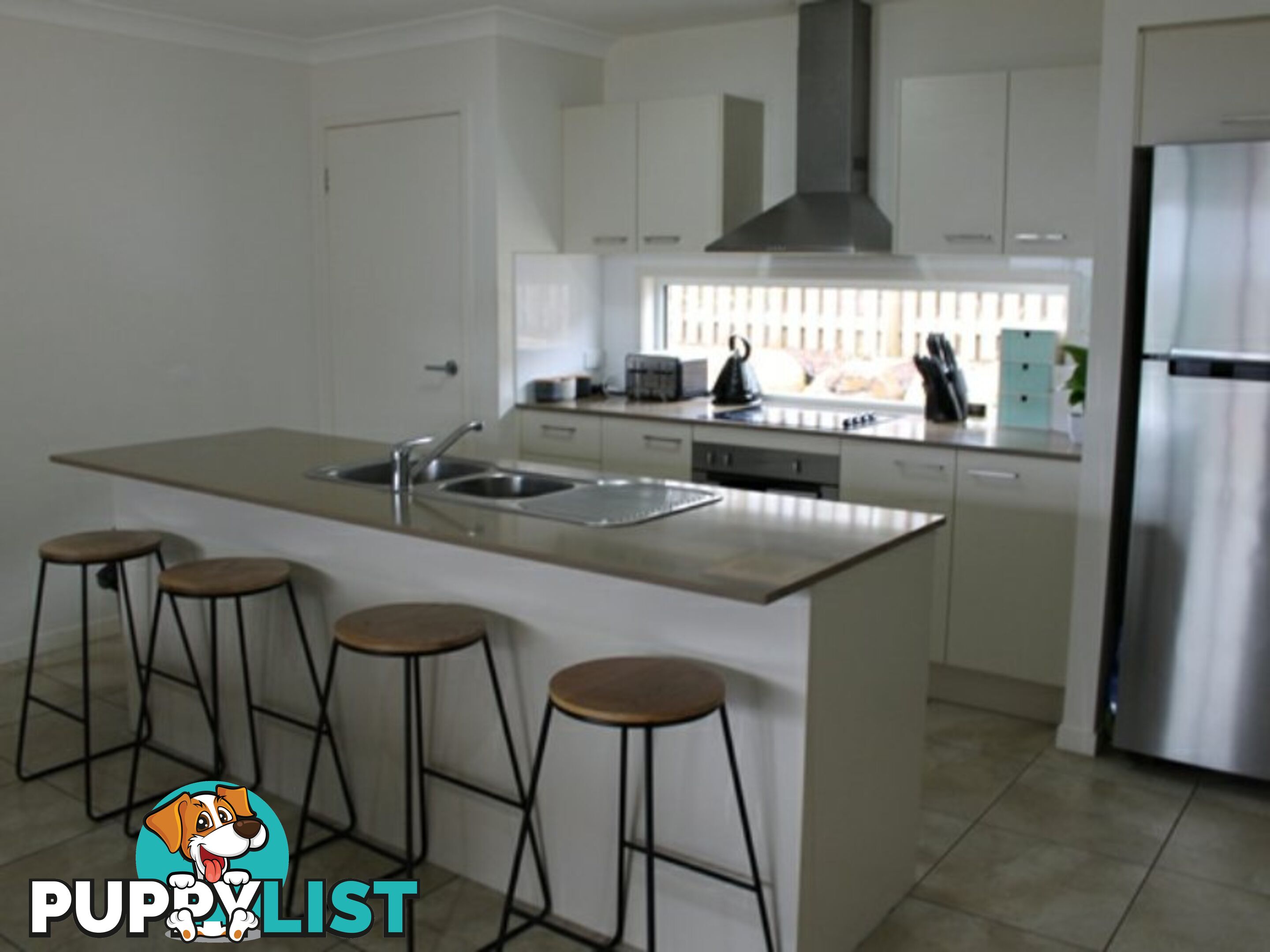 8 Brush Tail Court BOYNE ISLAND QLD 4680