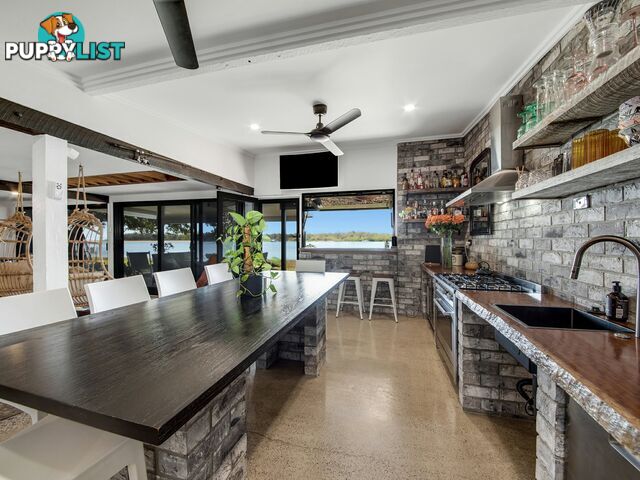 2 Island Esplanade BOYNE ISLAND QLD 4680