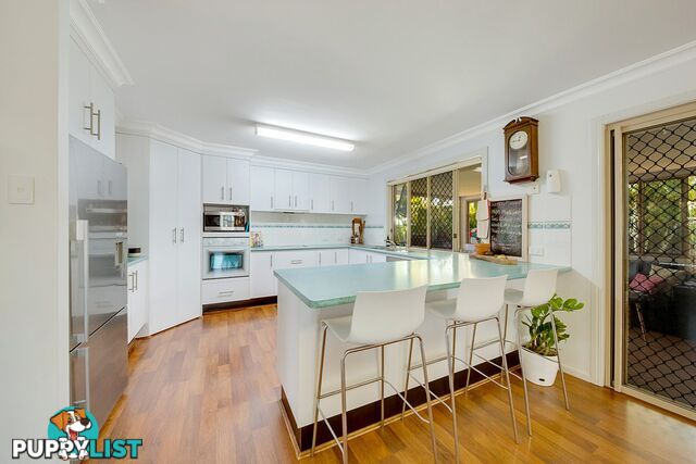 33 Golf View Drive BOYNE ISLAND QLD 4680