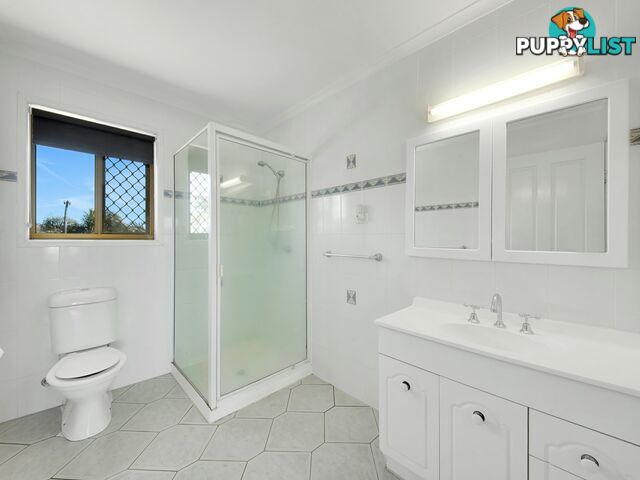 7 The Esplanade BARNEY POINT QLD 4680