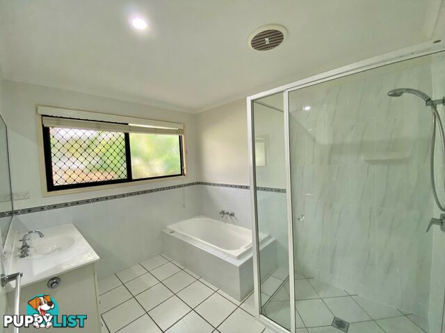 12 Sayre Crescent BOYNE ISLAND QLD 4680