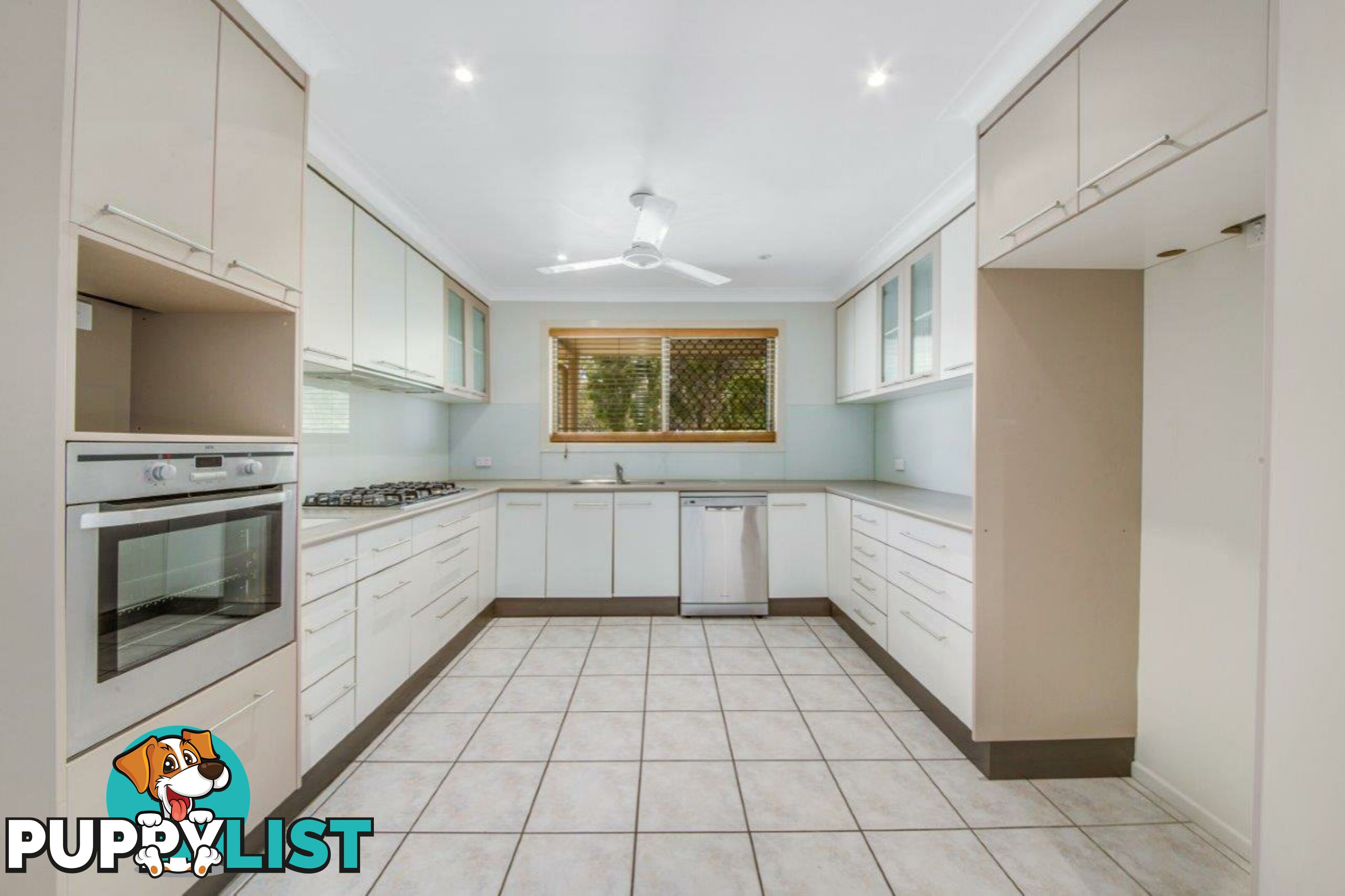 32 Pleasant Avenue TANNUM SANDS QLD 4680