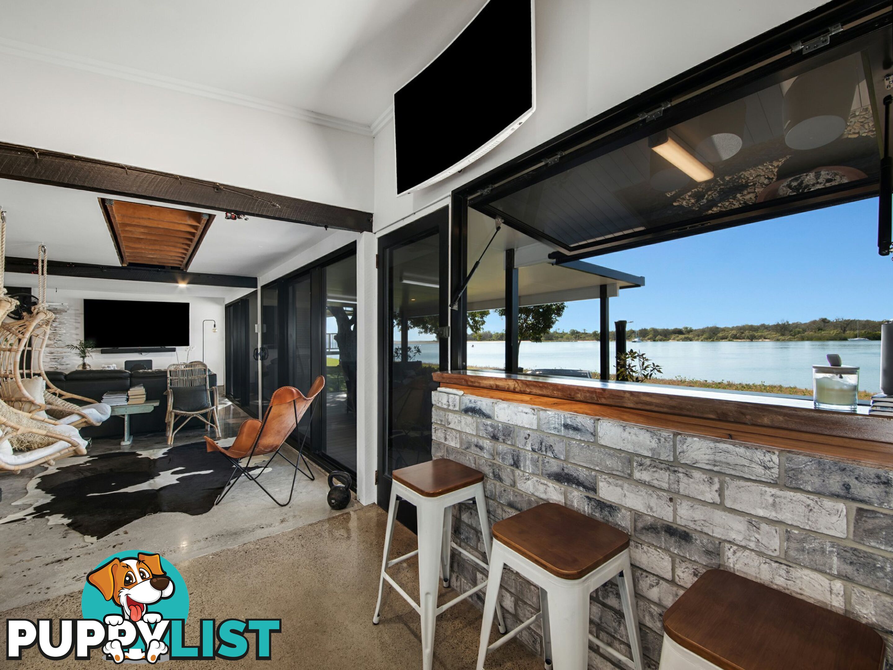2 Island Esplanade BOYNE ISLAND QLD 4680