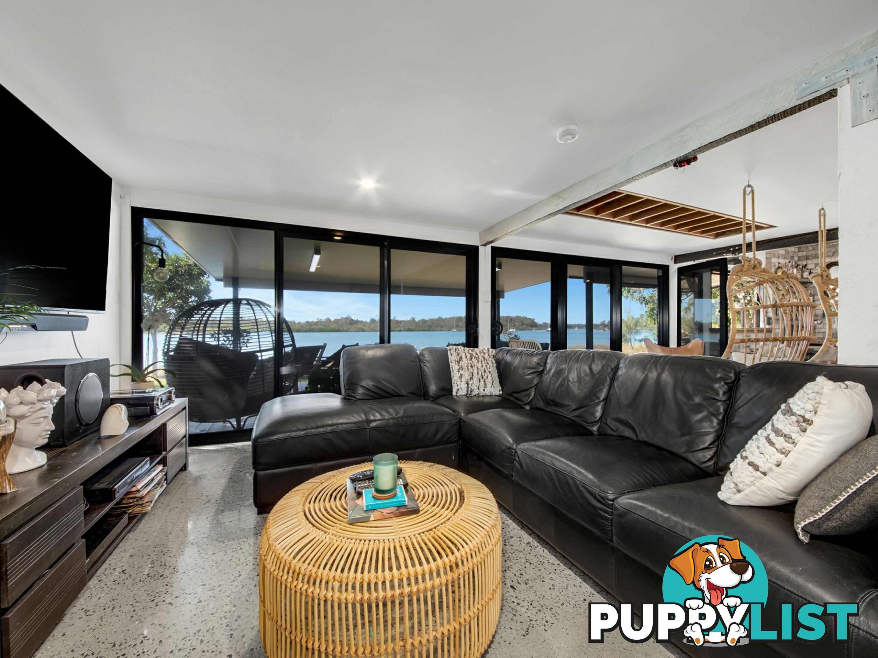 2 Island Esplanade BOYNE ISLAND QLD 4680