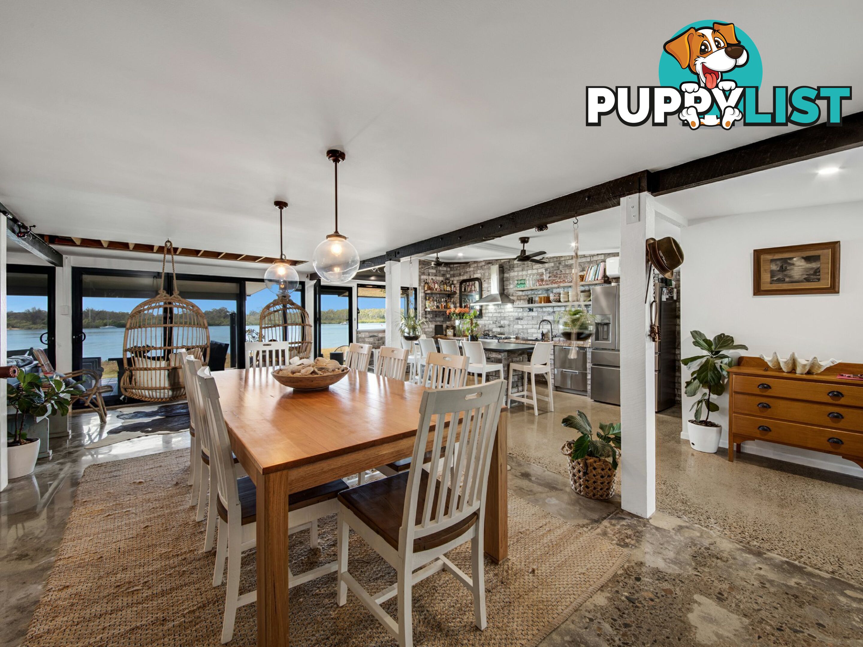 2 Island Esplanade BOYNE ISLAND QLD 4680