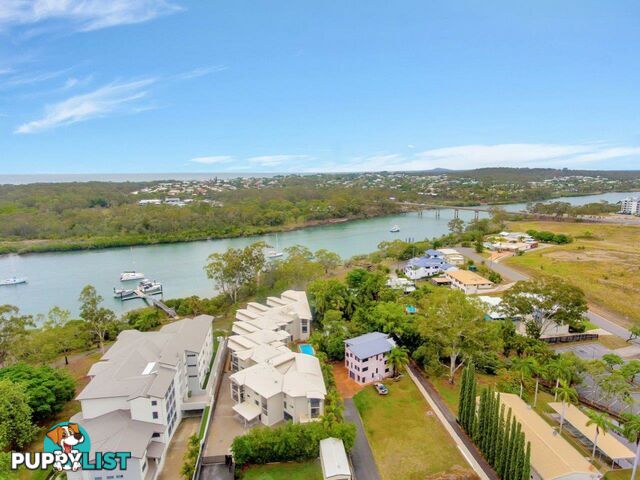 Unit 8/8A Wyndham Avenue BOYNE ISLAND QLD 4680