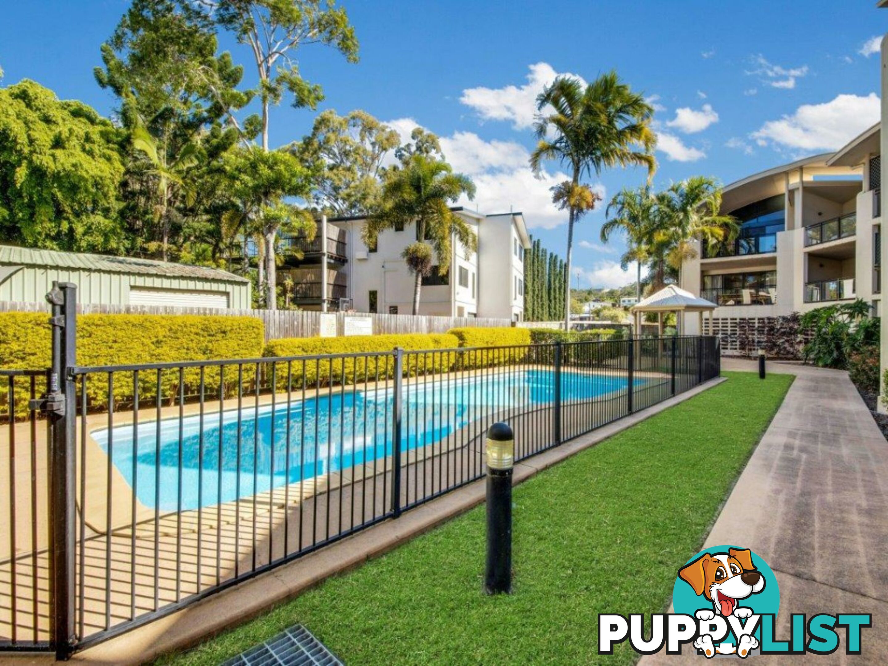 Unit 8/8A Wyndham Avenue BOYNE ISLAND QLD 4680