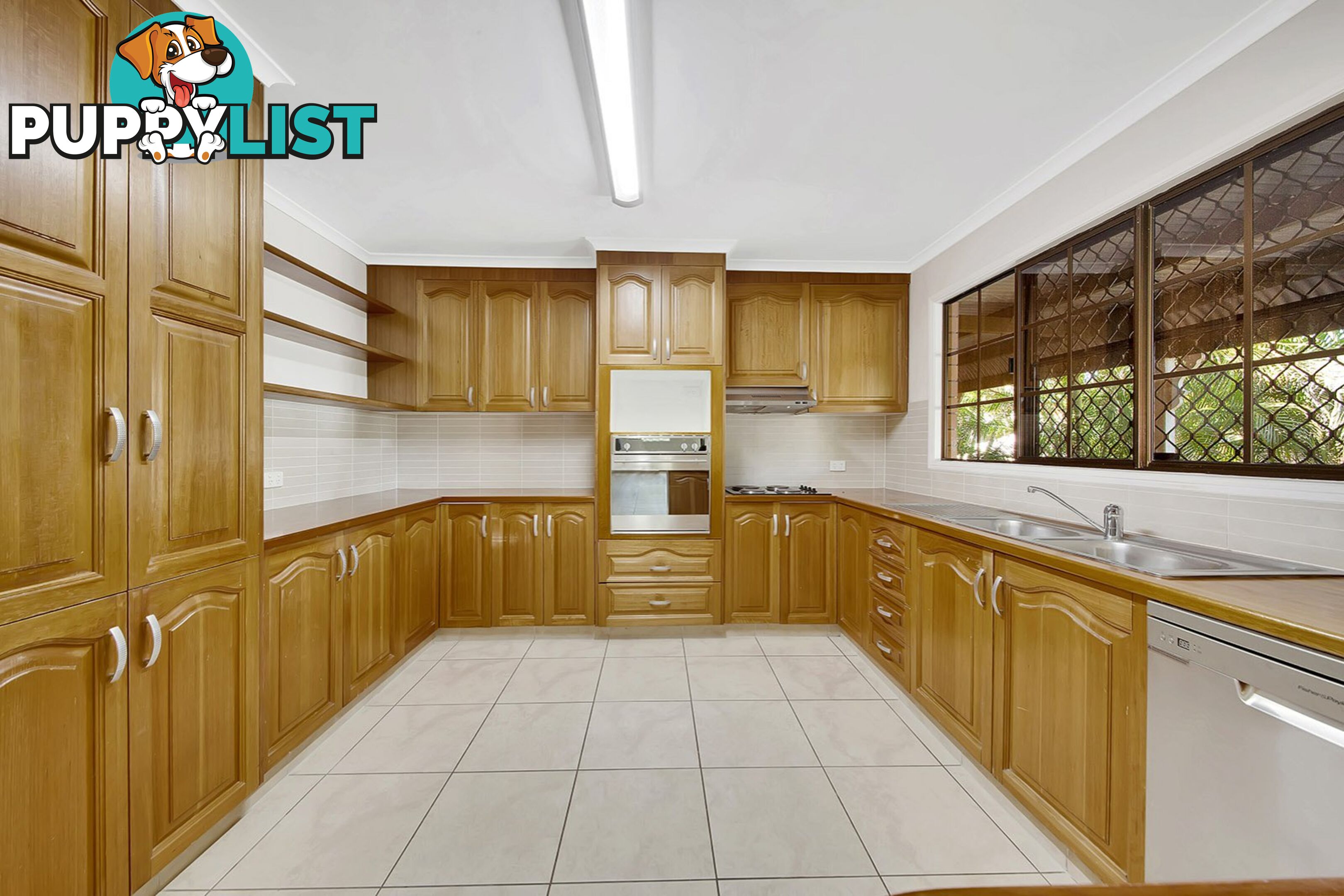 1 Creswell Court TANNUM SANDS QLD 4680