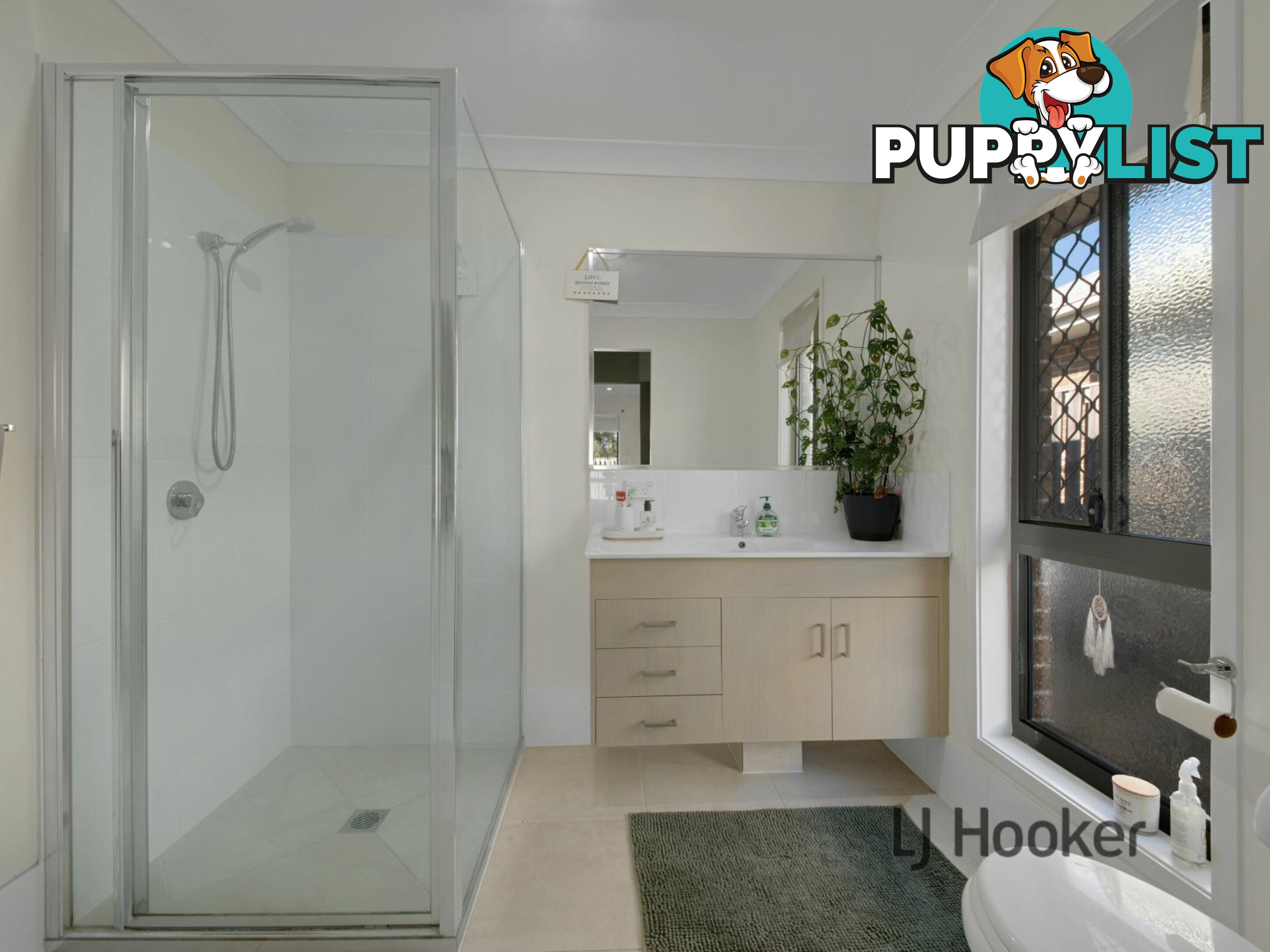 26 Jardine Crescent BOYNE ISLAND QLD 4680