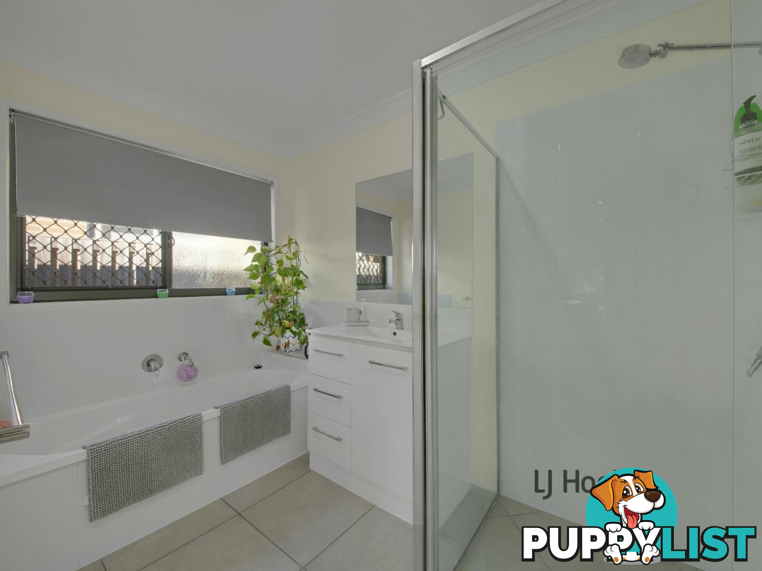 26 Jardine Crescent BOYNE ISLAND QLD 4680