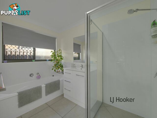 26 Jardine Crescent BOYNE ISLAND QLD 4680