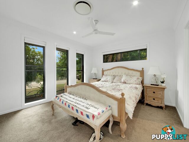 1 Tulipwood Circuit BOYNE ISLAND QLD 4680