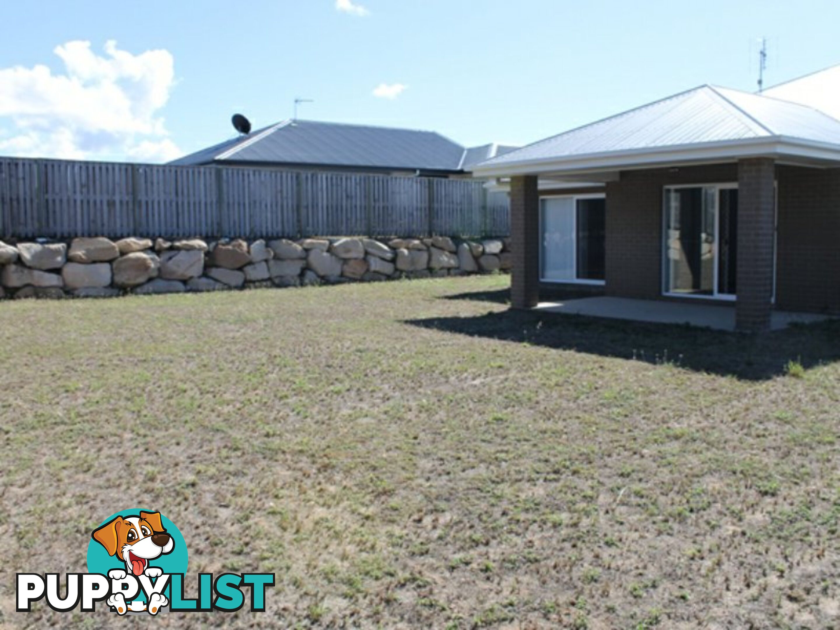 32 KOOLIVOO PARADE BOYNE ISLAND QLD 4680