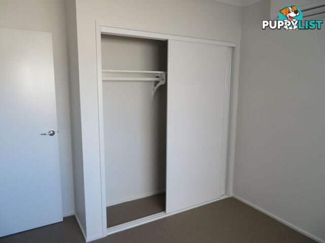32 KOOLIVOO PARADE BOYNE ISLAND QLD 4680