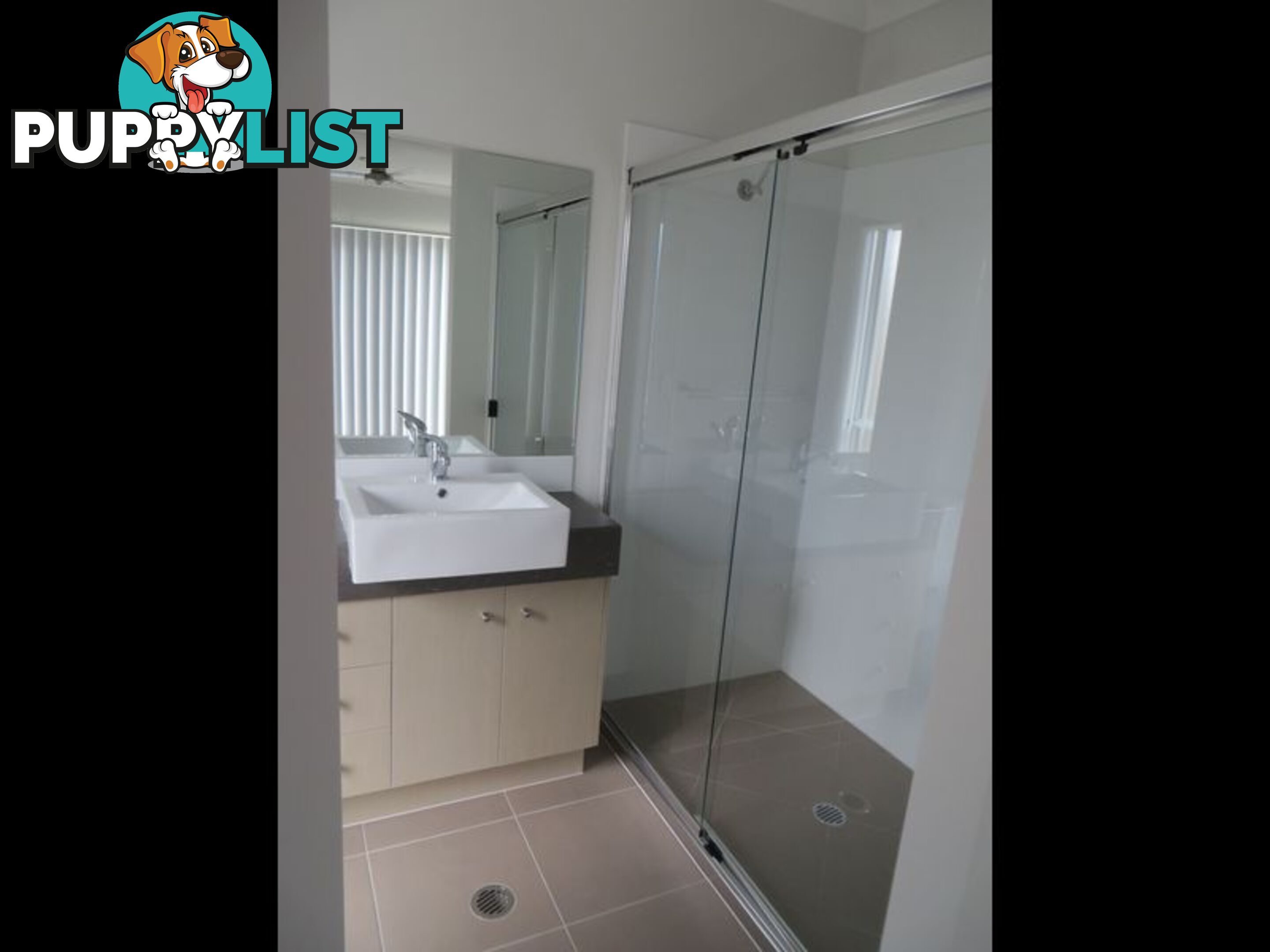 32 KOOLIVOO PARADE BOYNE ISLAND QLD 4680