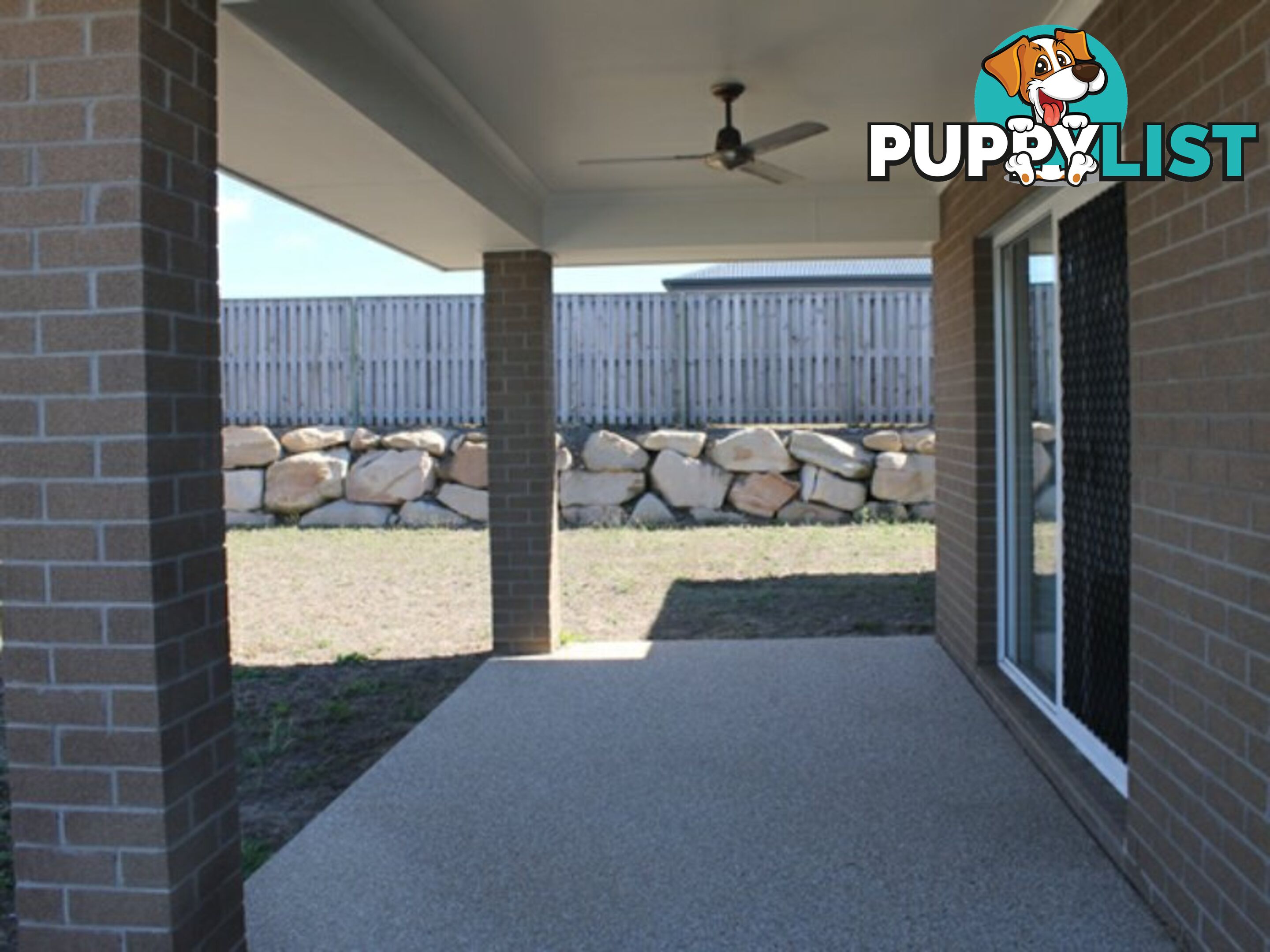 32 KOOLIVOO PARADE BOYNE ISLAND QLD 4680