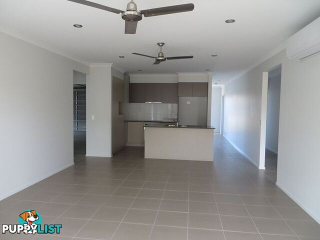 32 KOOLIVOO PARADE BOYNE ISLAND QLD 4680