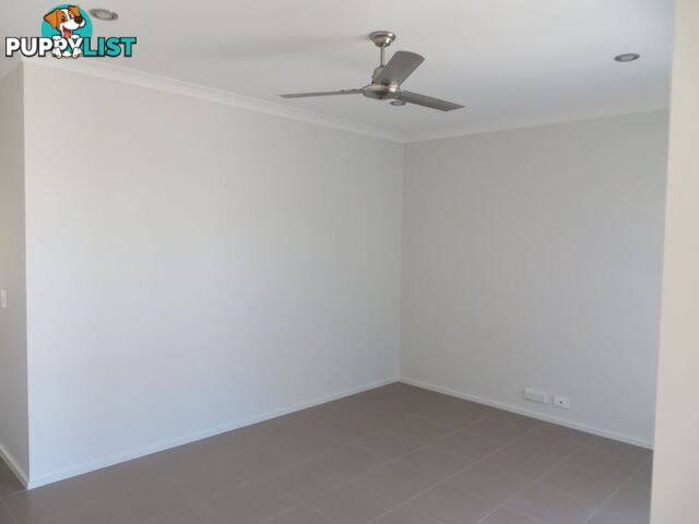 32 KOOLIVOO PARADE BOYNE ISLAND QLD 4680