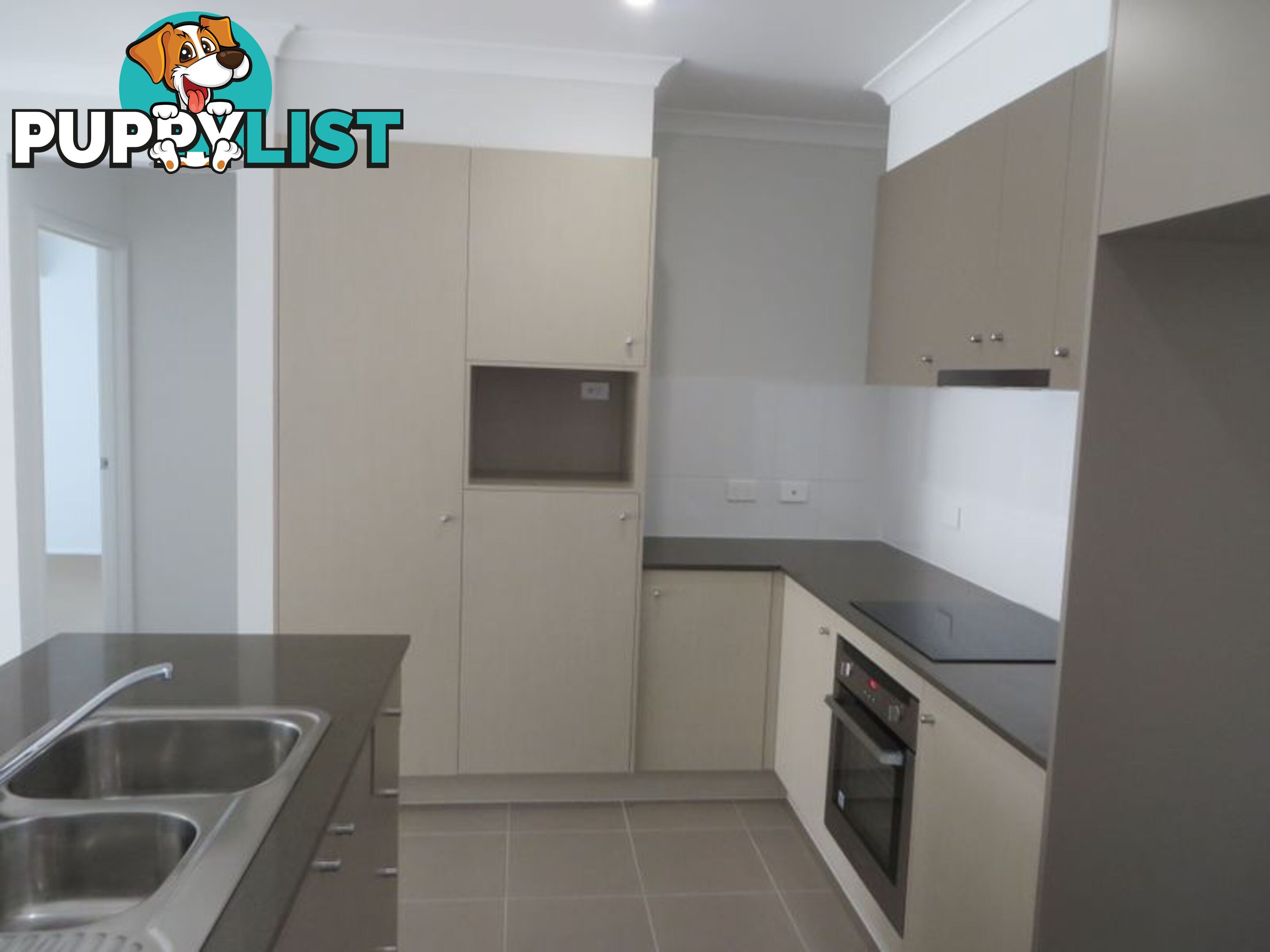 32 KOOLIVOO PARADE BOYNE ISLAND QLD 4680