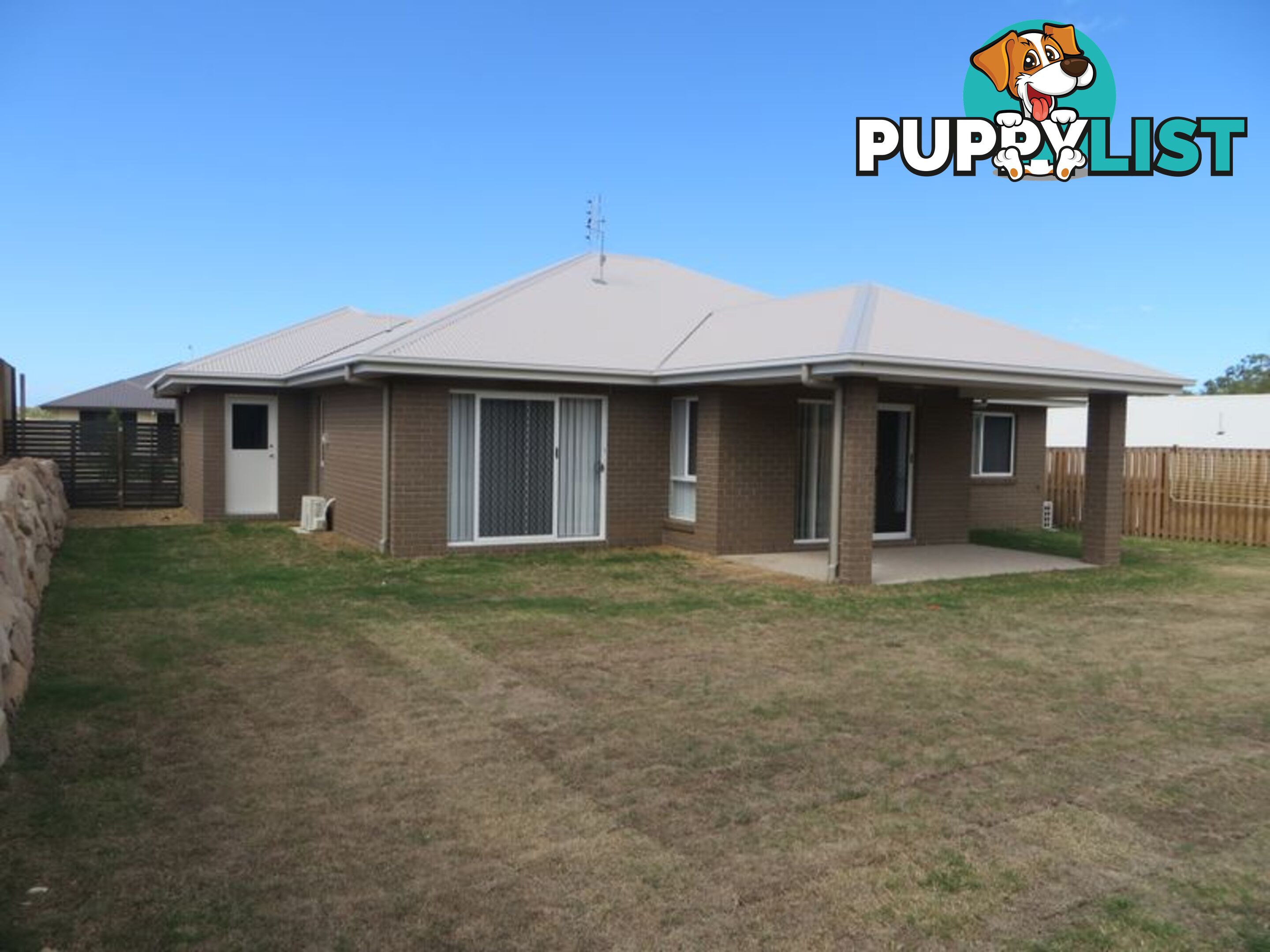 32 KOOLIVOO PARADE BOYNE ISLAND QLD 4680