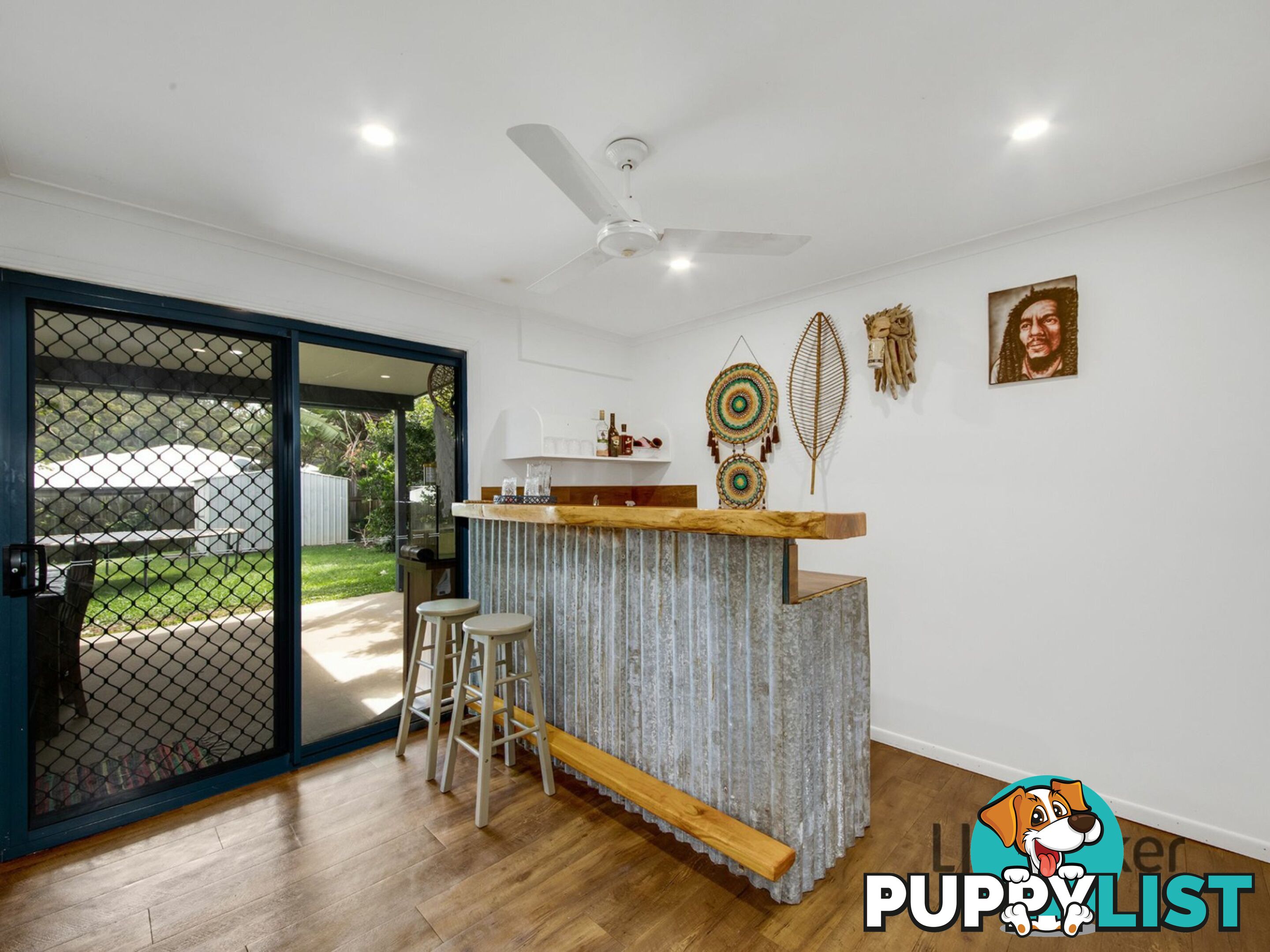 9 Marina Avenue BOYNE ISLAND QLD 4680