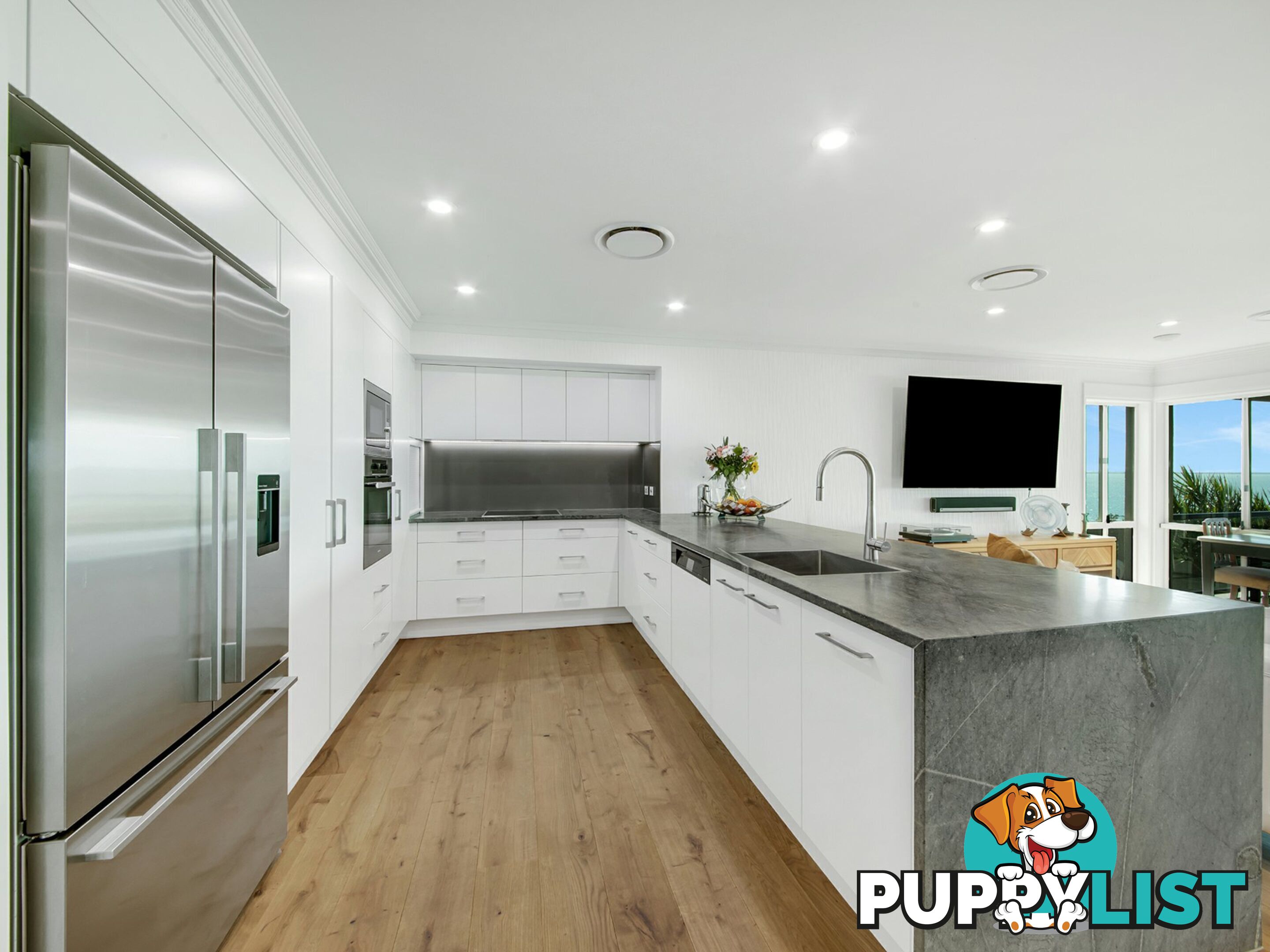 6 The Esplanade BARNEY POINT QLD 4680