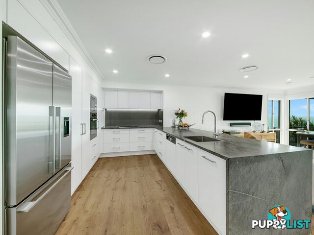 6 The Esplanade BARNEY POINT QLD 4680