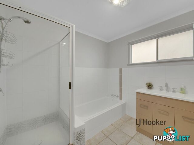 25 Alexander Street BOYNE ISLAND QLD 4680