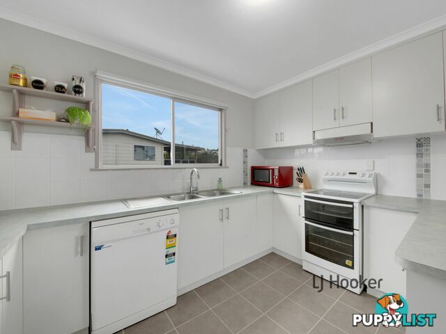 25 Alexander Street BOYNE ISLAND QLD 4680