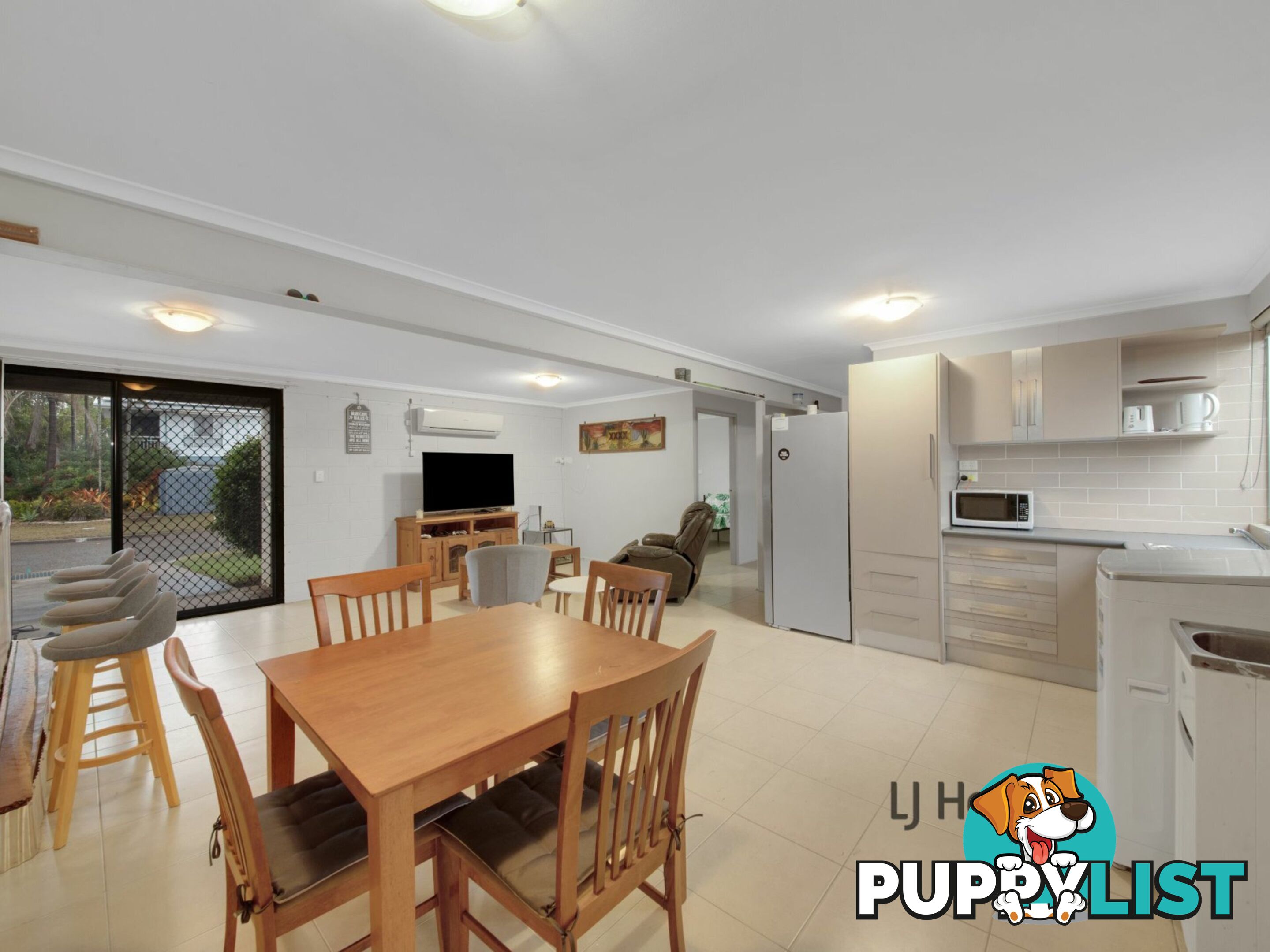 25 Alexander Street BOYNE ISLAND QLD 4680