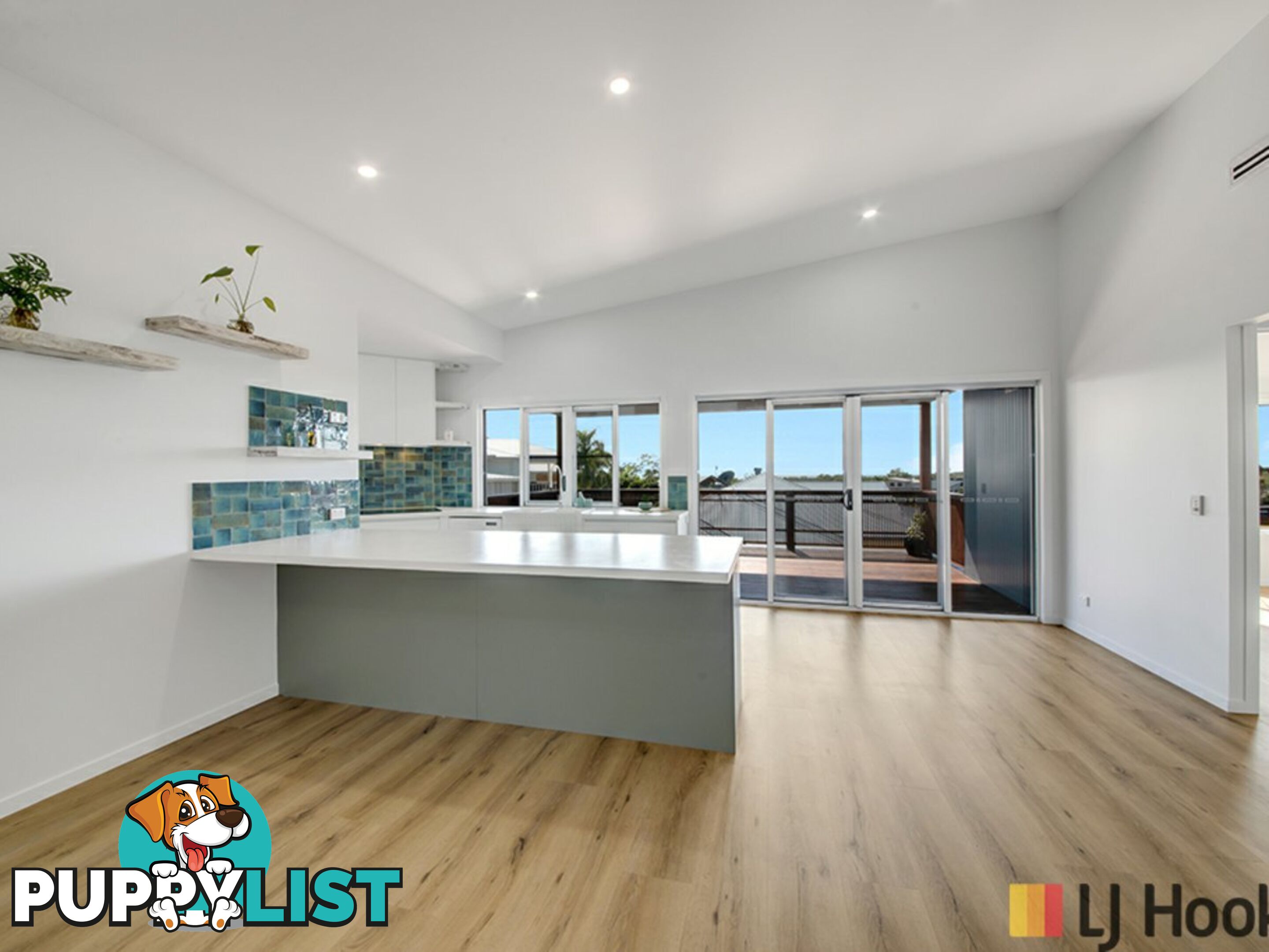 8 Jenny Lind Court BOYNE ISLAND QLD 4680