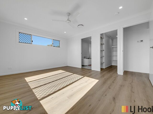 8 Jenny Lind Court BOYNE ISLAND QLD 4680