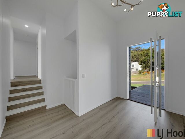 8 Jenny Lind Court BOYNE ISLAND QLD 4680