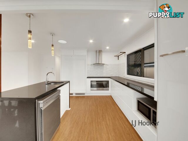 9 Alexander Street BOYNE ISLAND QLD 4680