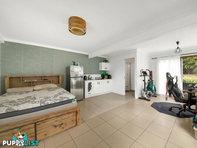 6 Bellemere Court BOYNE ISLAND QLD 4680