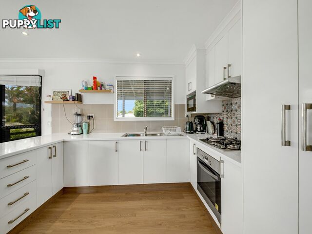 6 Bellemere Court BOYNE ISLAND QLD 4680