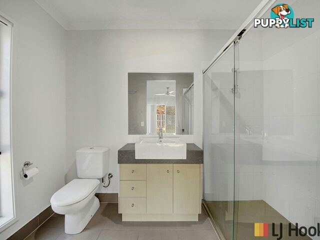 32 Koolivoo Parade BOYNE ISLAND QLD 4680