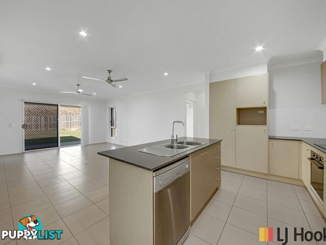 32 Koolivoo Parade BOYNE ISLAND QLD 4680