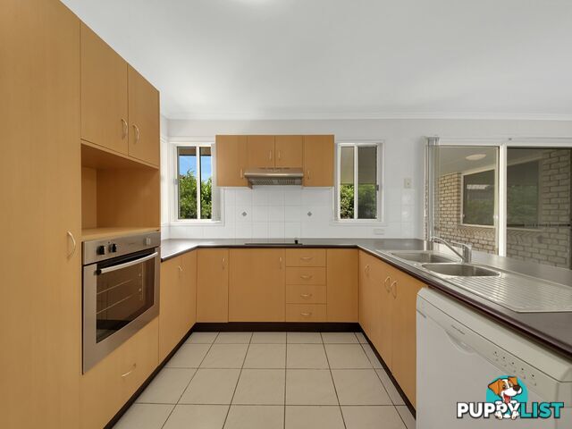 17 Golf View Drive BOYNE ISLAND QLD 4680